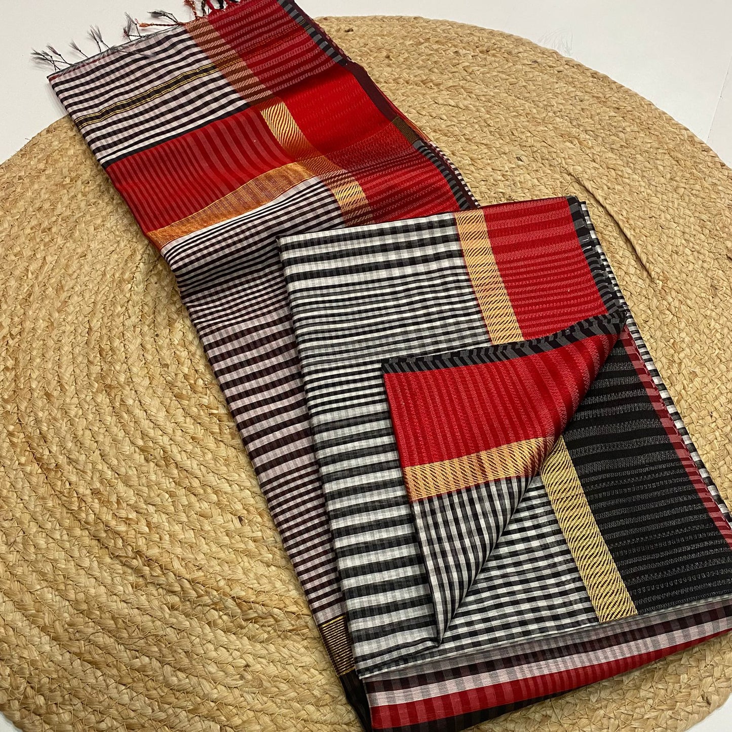 Maheshwari Handloom Silk Cotton Saree with Resham Ganga Jamuna Border & White-Black Checks Design