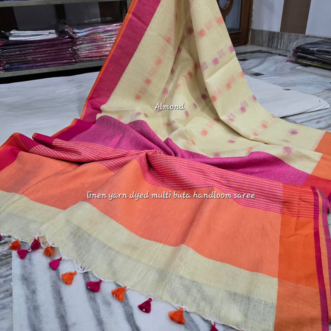 Pure Linen Butta Saree with Contrast Piping & Pattu Pallu