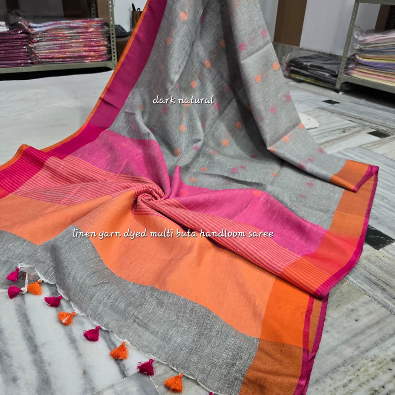 Pure Linen Butta Saree with Contrast Piping & Pattu Pallu