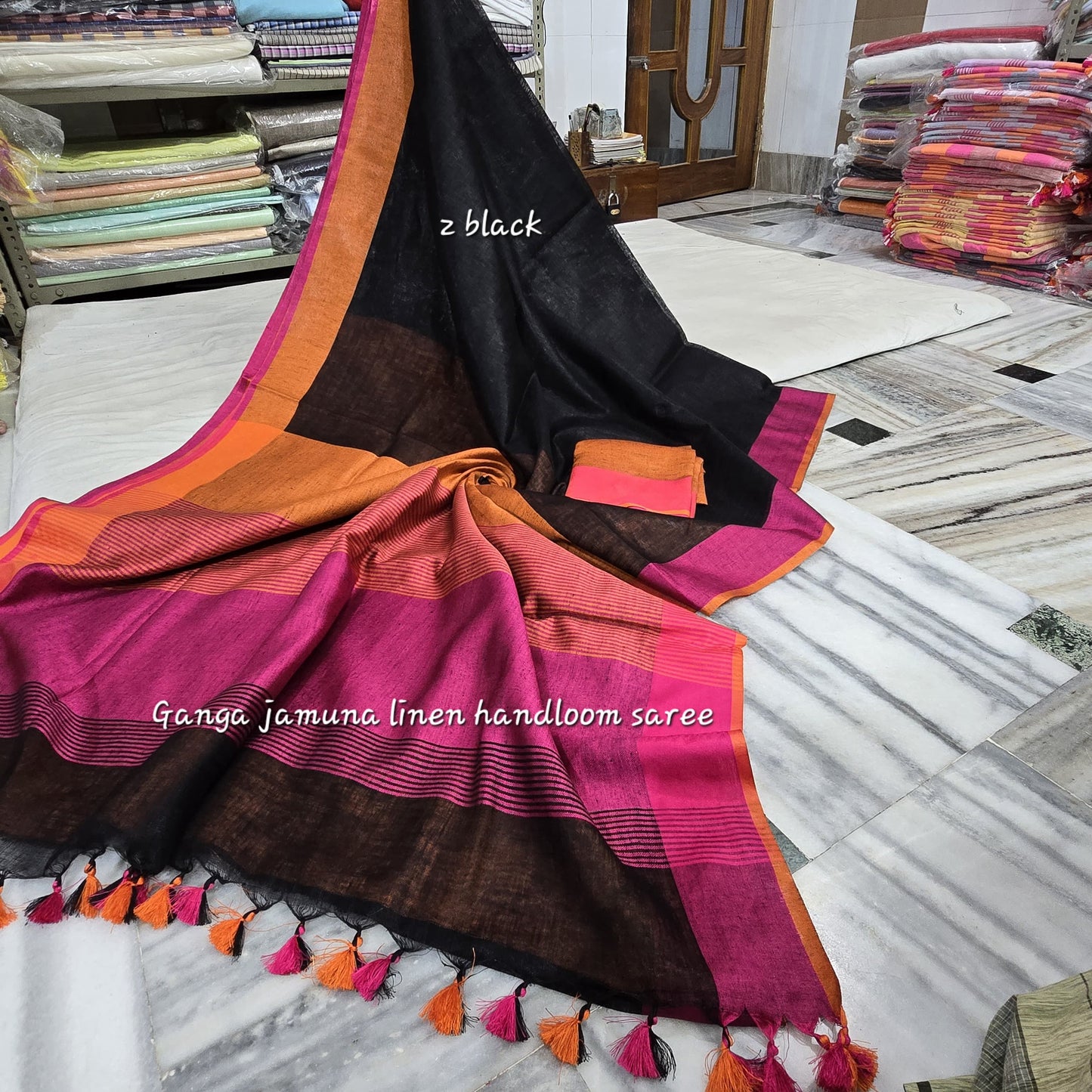 Pure Linen Plain Saree with Contrast Border, Contrast Blouse & Pattu Pallu