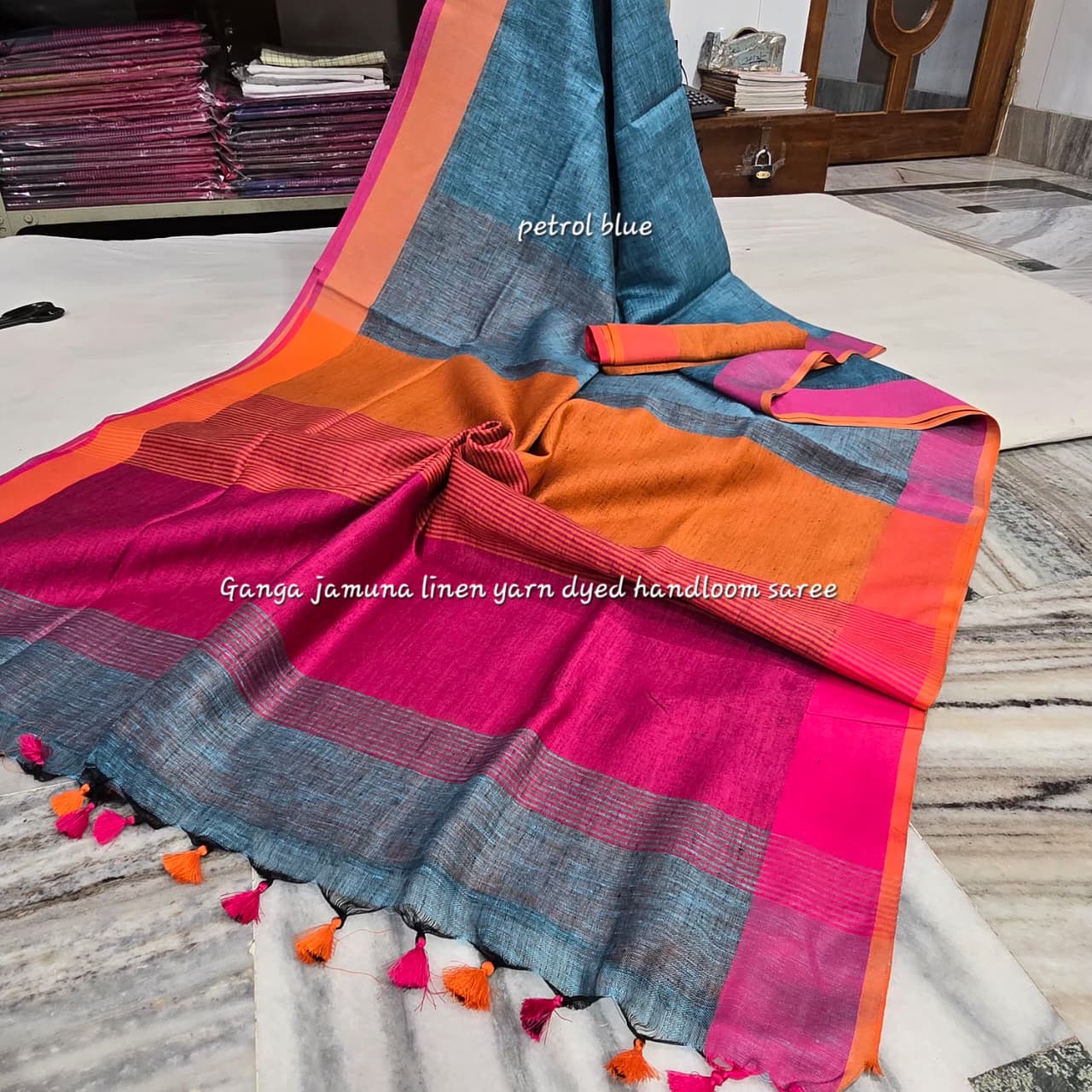 Pure Linen Plain Saree with Contrast Border, Contrast Blouse & Pattu Pallu