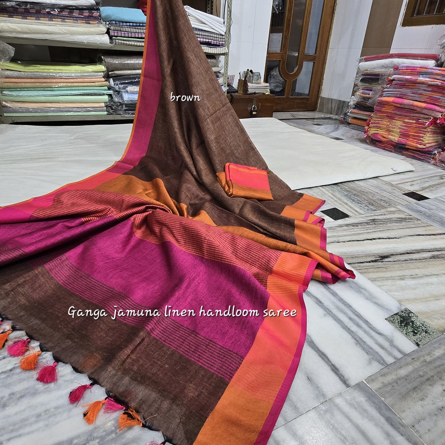 Pure Linen Plain Saree with Contrast Border, Contrast Blouse & Pattu Pallu