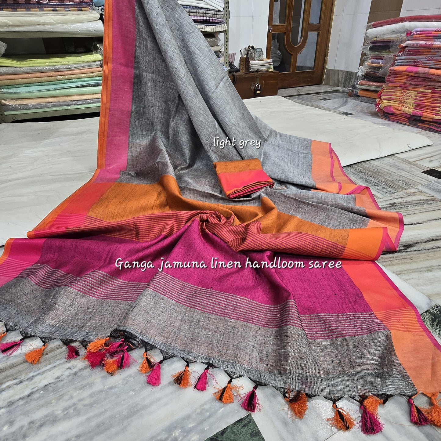 Pure Linen Plain Saree with Contrast Border, Contrast Blouse & Pattu Pallu