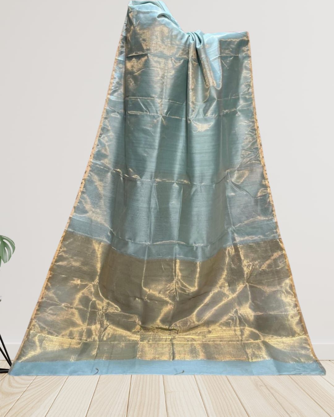 Hand woven Soft Tissue Linen Saree with Border, Tassel and with running blouse
