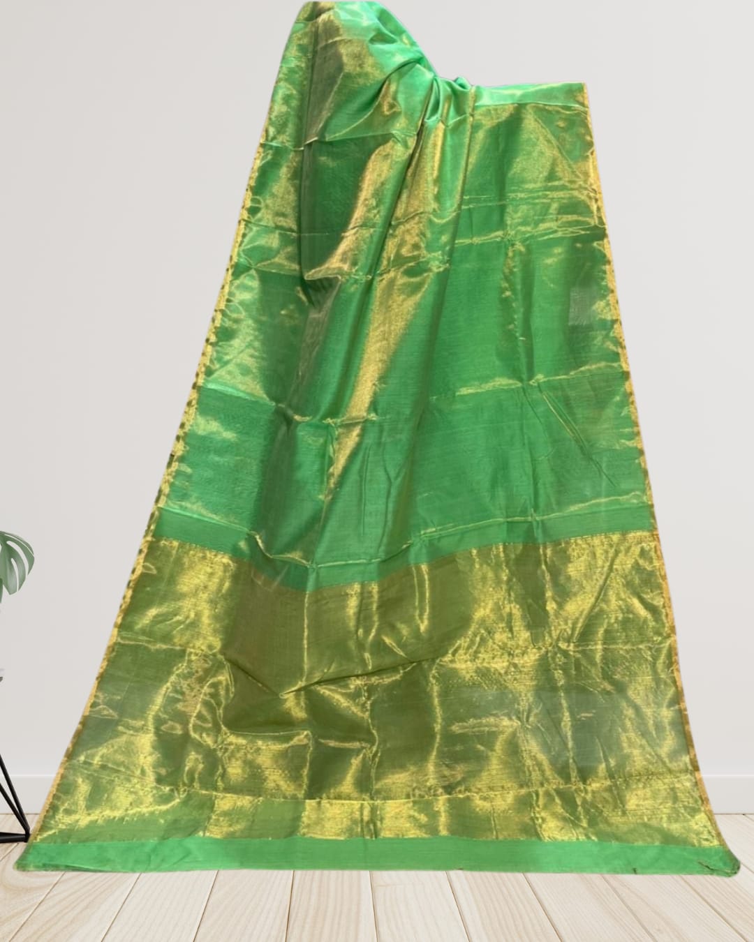 Hand woven Soft Tissue Linen Saree with Border, Tassel and with running blouse
