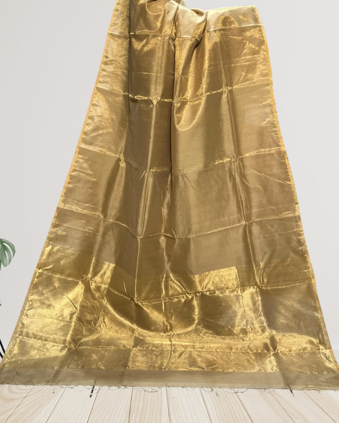 Hand woven Soft Tissue Linen Saree with Border, Tassel and with running blouse