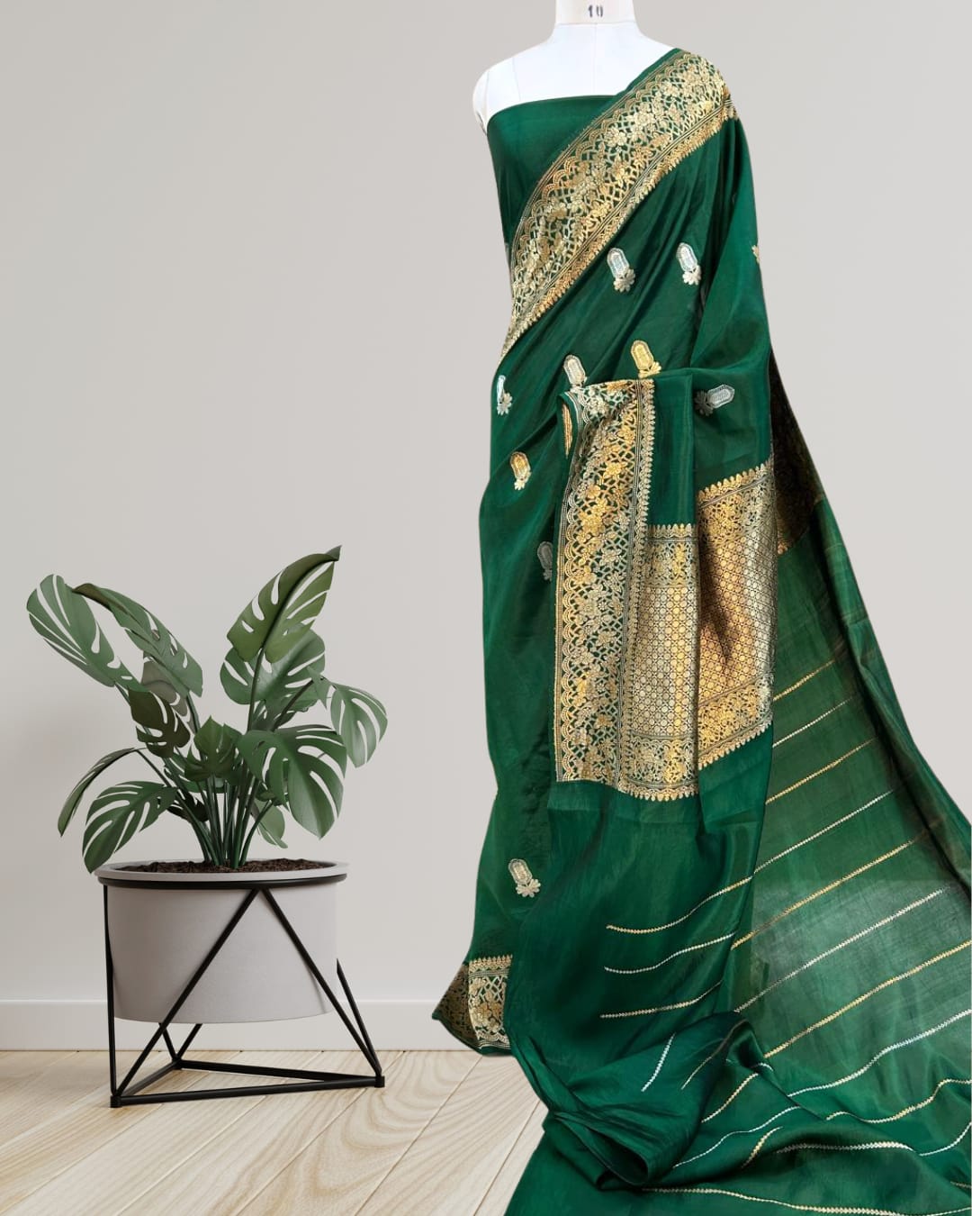 Product Name: Pure Handloom Banarasi Raw Mango Silk Saree