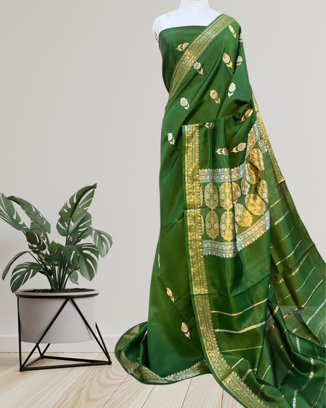 Product Name: Pure Handloom Banarasi Raw Mango Silk Saree