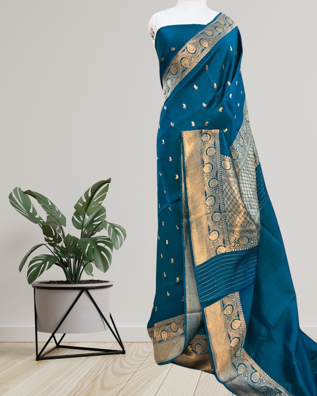 Product Name: Pure Handloom Banarasi Raw Mango Silk Saree