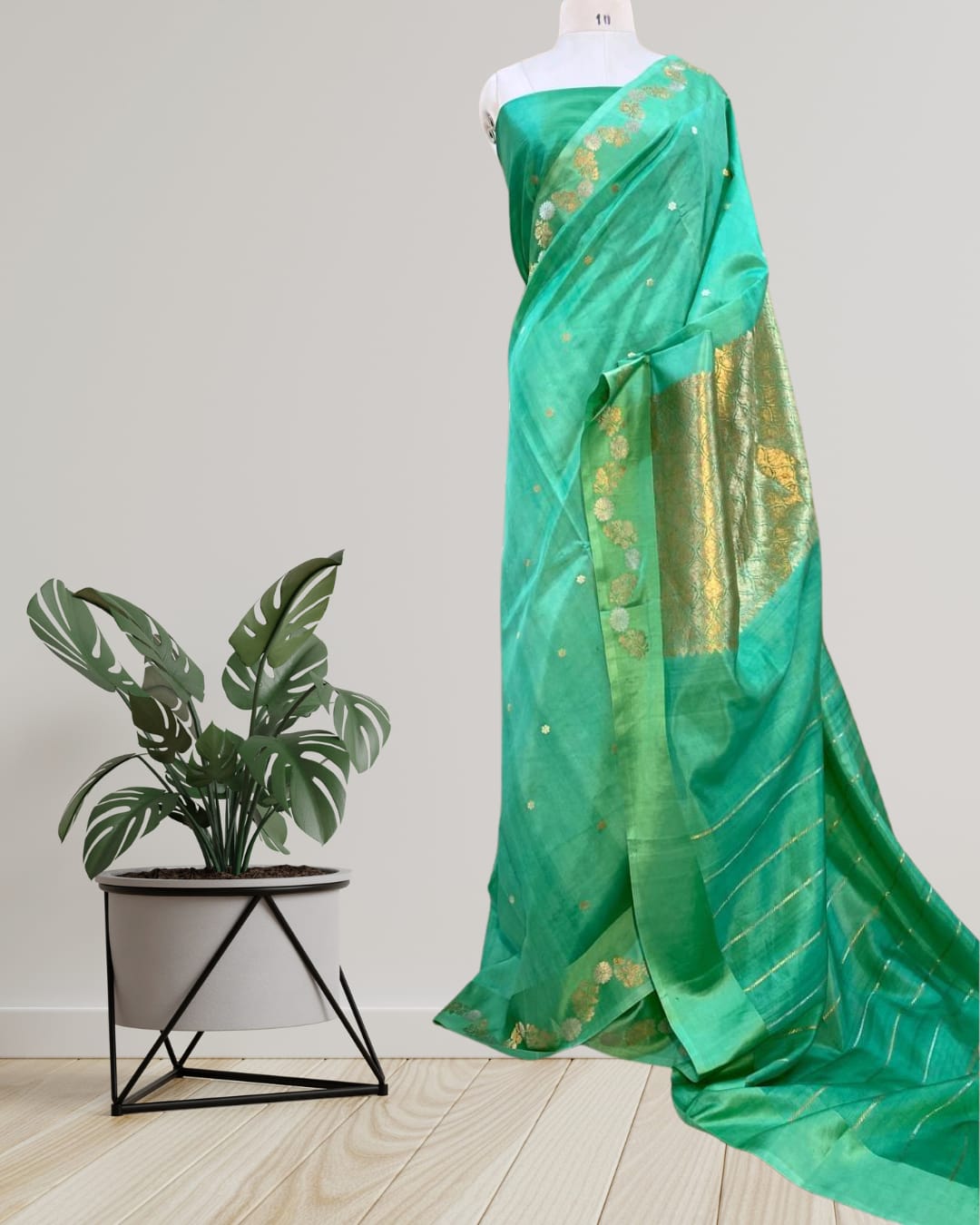 Product Name: Pure Handloom Banarasi Raw Mango Silk Saree