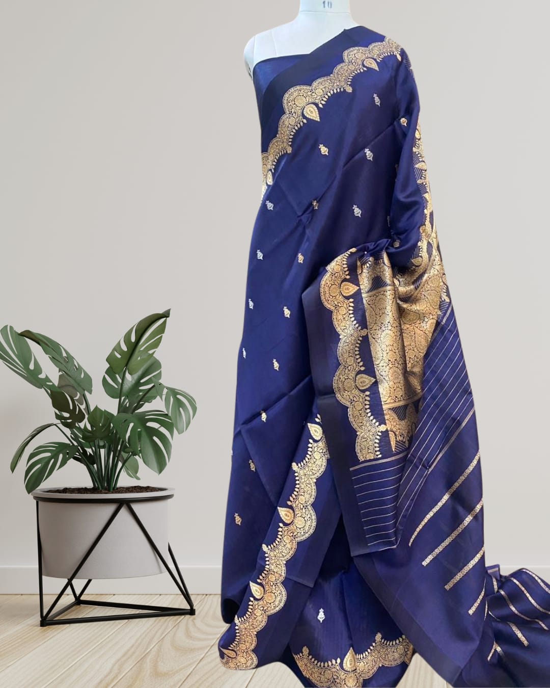Product Name: Pure Handloom Banarasi Raw Mango Silk Saree