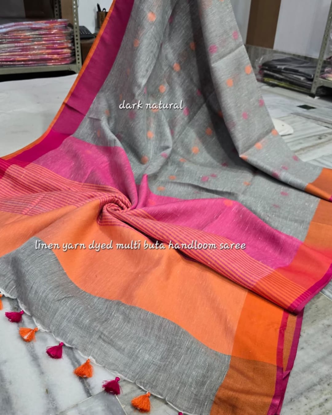 Pure Linen Butta Saree with Contrast Piping & Pattu Pallu
