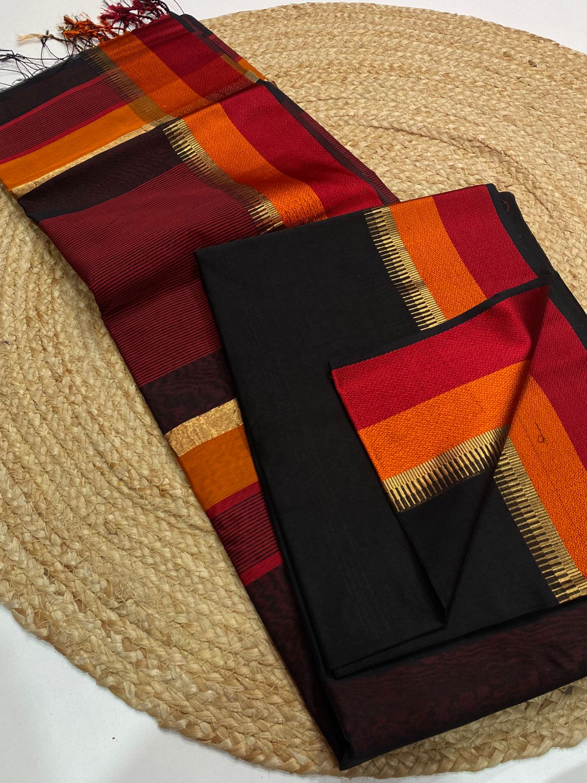 Maheshwari Handloom Silk Cotton Saree with Resham Border & Contrast Blouse