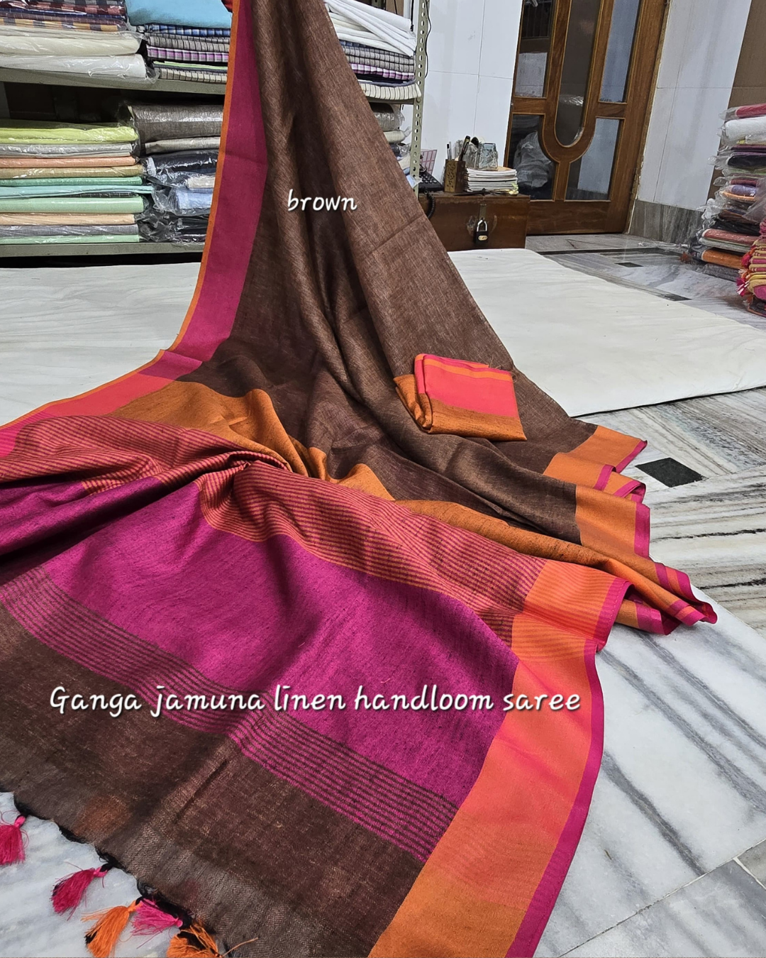 Pure Linen Plain Saree with Contrast Border, Contrast Blouse & Pattu Pallu