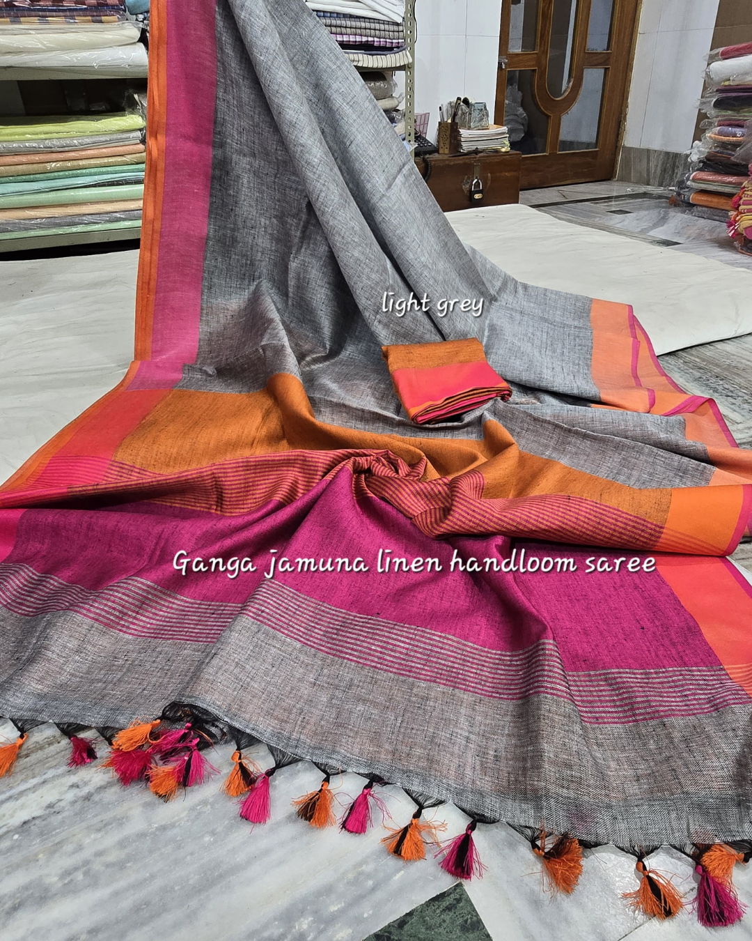 Pure Linen Plain Saree with Contrast Border, Contrast Blouse & Pattu Pallu